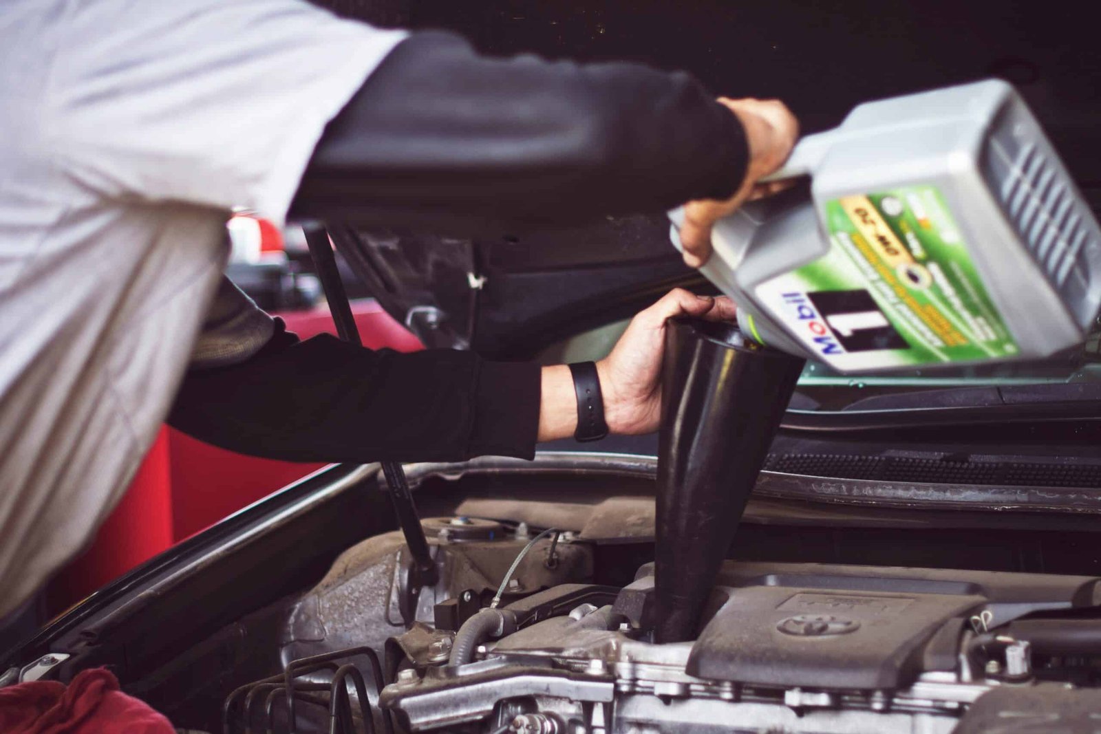 Recognizing and Addressing Warning Signs in Your Car
